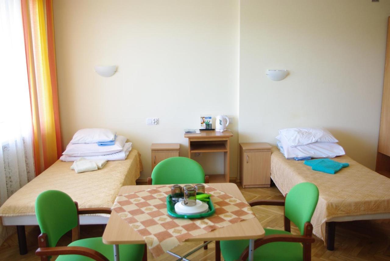 Osrodek Uzdrowiskowy Beskid Hotell Wysowa-Zdrój Exteriör bild