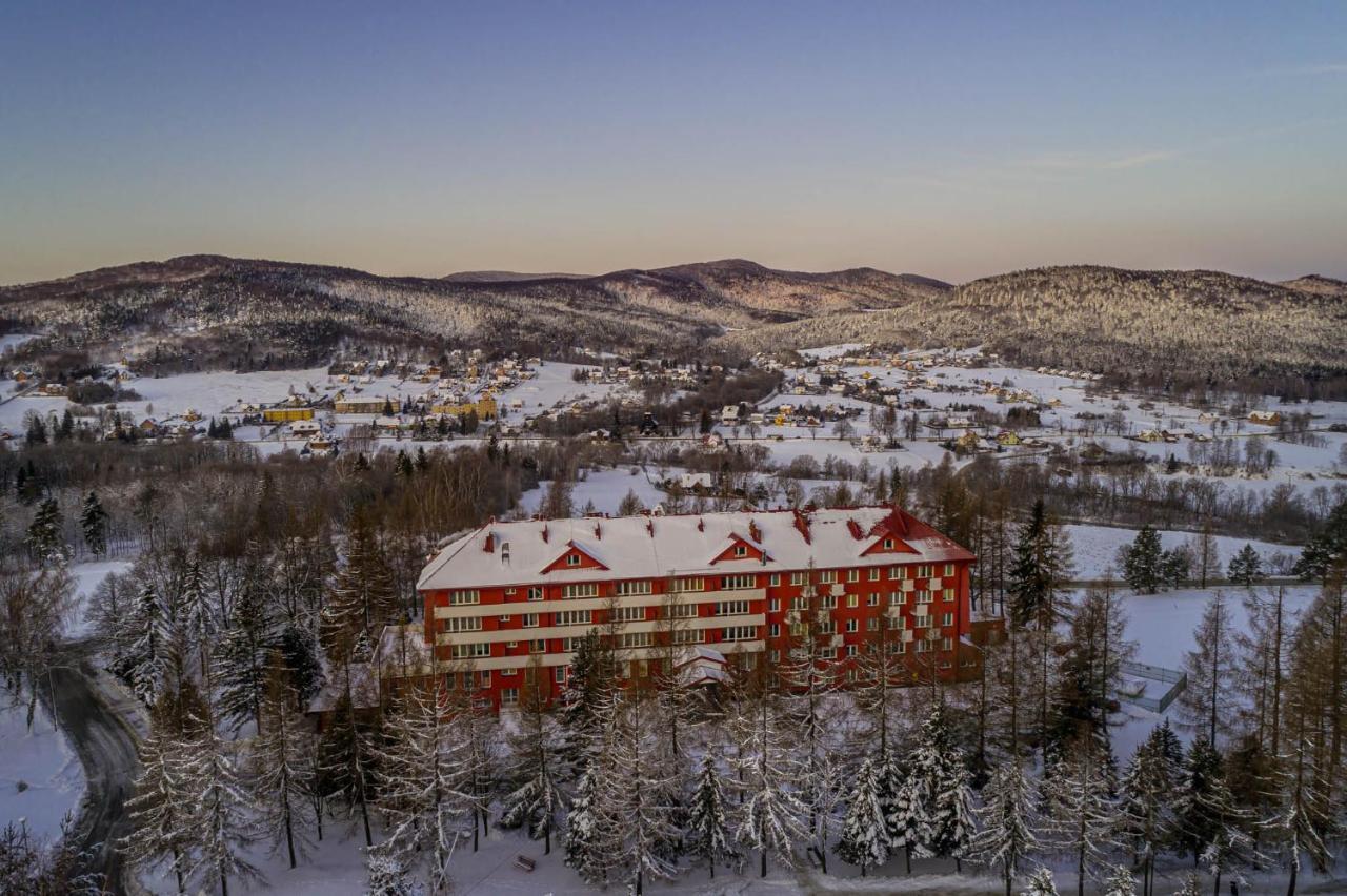 Osrodek Uzdrowiskowy Beskid Hotell Wysowa-Zdrój Exteriör bild